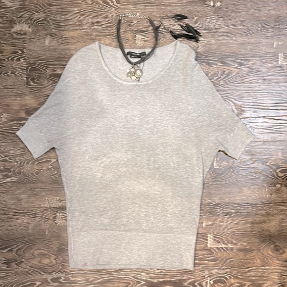 Vertigo Womens Short Sleeve Sweater - Picture 2 of 12
